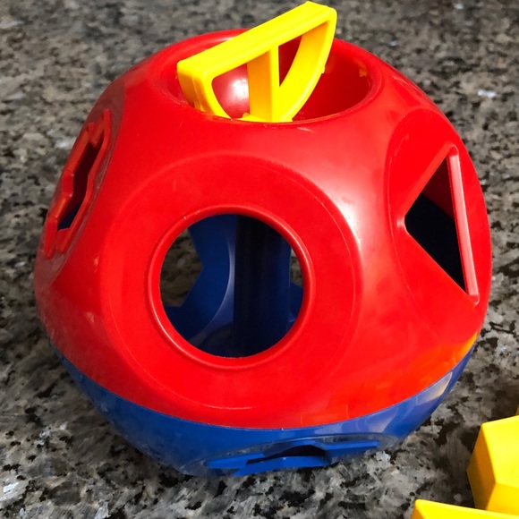 Tupperware Shape-O-Ball - Picture 3 of 8